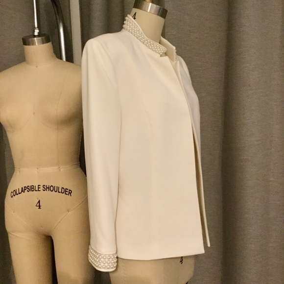 Blazer -White with Pearls details by Tahari size 8 - Picture 5 of 6